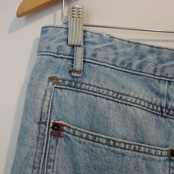 BDG Urban Outfitters Mom High Rise Jeans Light Wash Relaxed Boyfriend Size 29 - Picture 11 of 12